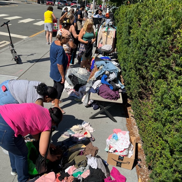 Meet your Posher, Iris - Picture 5 of 8